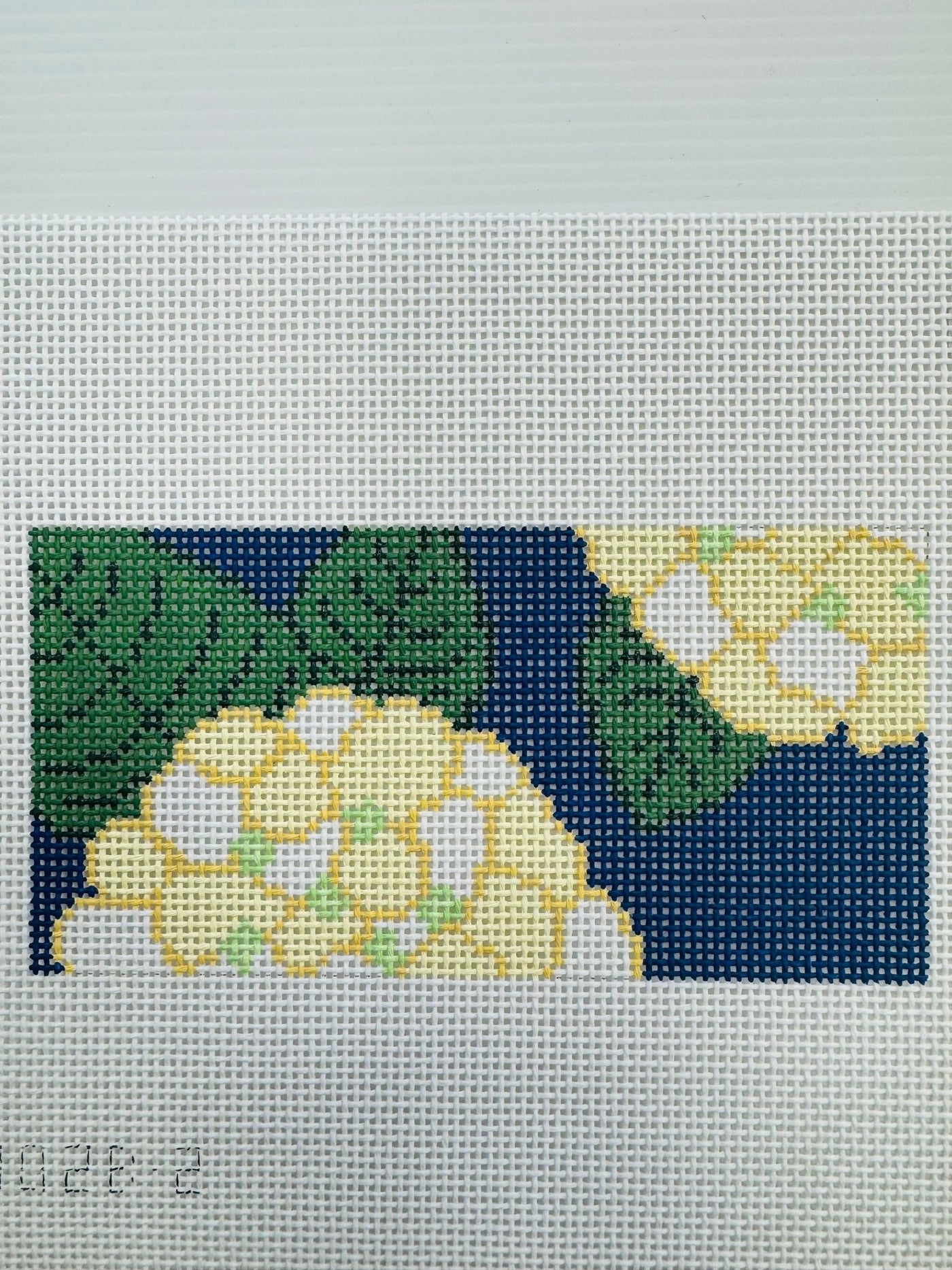 HYDRANGEAS IVORY 6X3 needlepoint canvas - Bargello Needlepoint